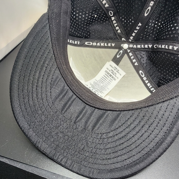 Oakley Snapback Hat Black Mesh Cap 3D Logo Adjustable Polyester Streetwear - Picture 5 of 6